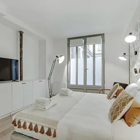 Pick A Flat's In Louvre Saint Honoré *