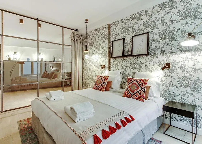 Apartment Pick A Flat's In Louvre Saint Honore Paris