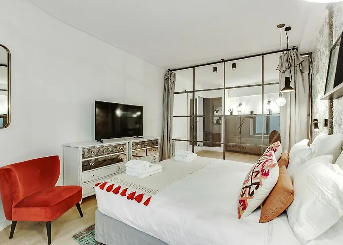 Pick A Flat's In Louvre Saint Honore Paris