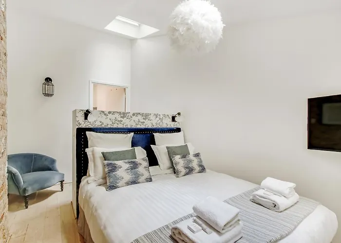 Pick A Flat's In Louvre Saint Honore Apartment *