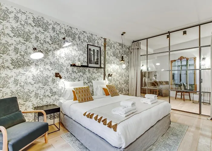 Pick A Flat's In Louvre Saint Honore